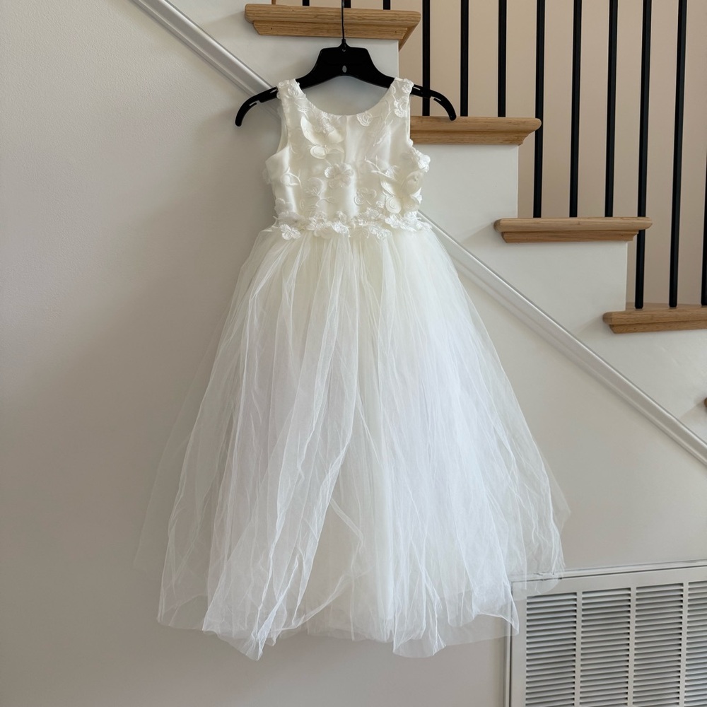 Rosebuds Flower Girl Dress with Detachable Butterfly Train, Size 6 - Picture 3 of 13